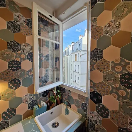 Bohemian & Cozy Near Montmartre! Paříž